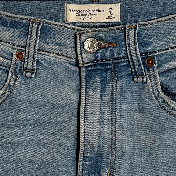 Abercrombie & Fitch Denim - Abercrombie The Super Skinny High Rise Jeans Size 0/25